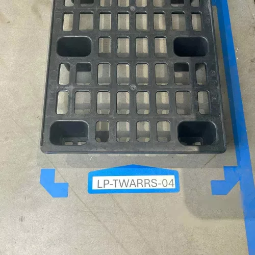 Oznaczenie podłogi z okienkiem opisowym PLUS ARROW 45 x 300MM CZARNY GEToolbox® 